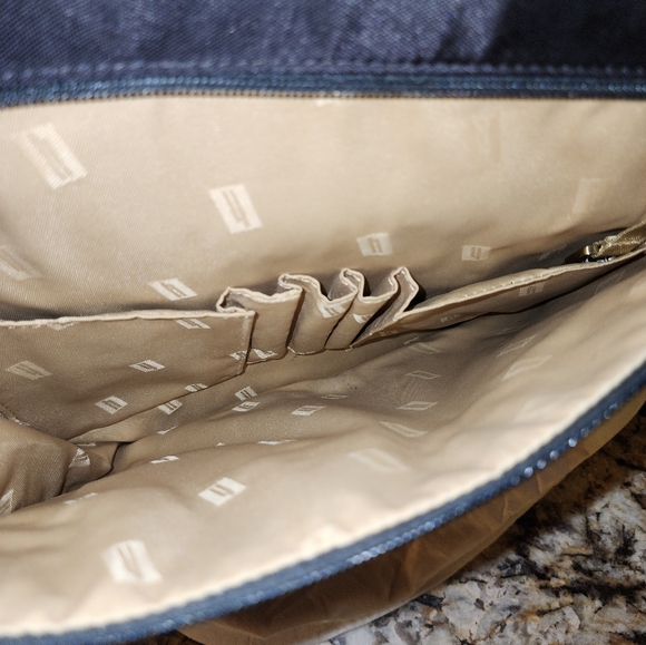 Hartmann Messenger/Computer Bag - Picture 7 of 15